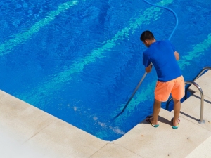 Get Ready for Summer: Pool Cleaning Service Tips
